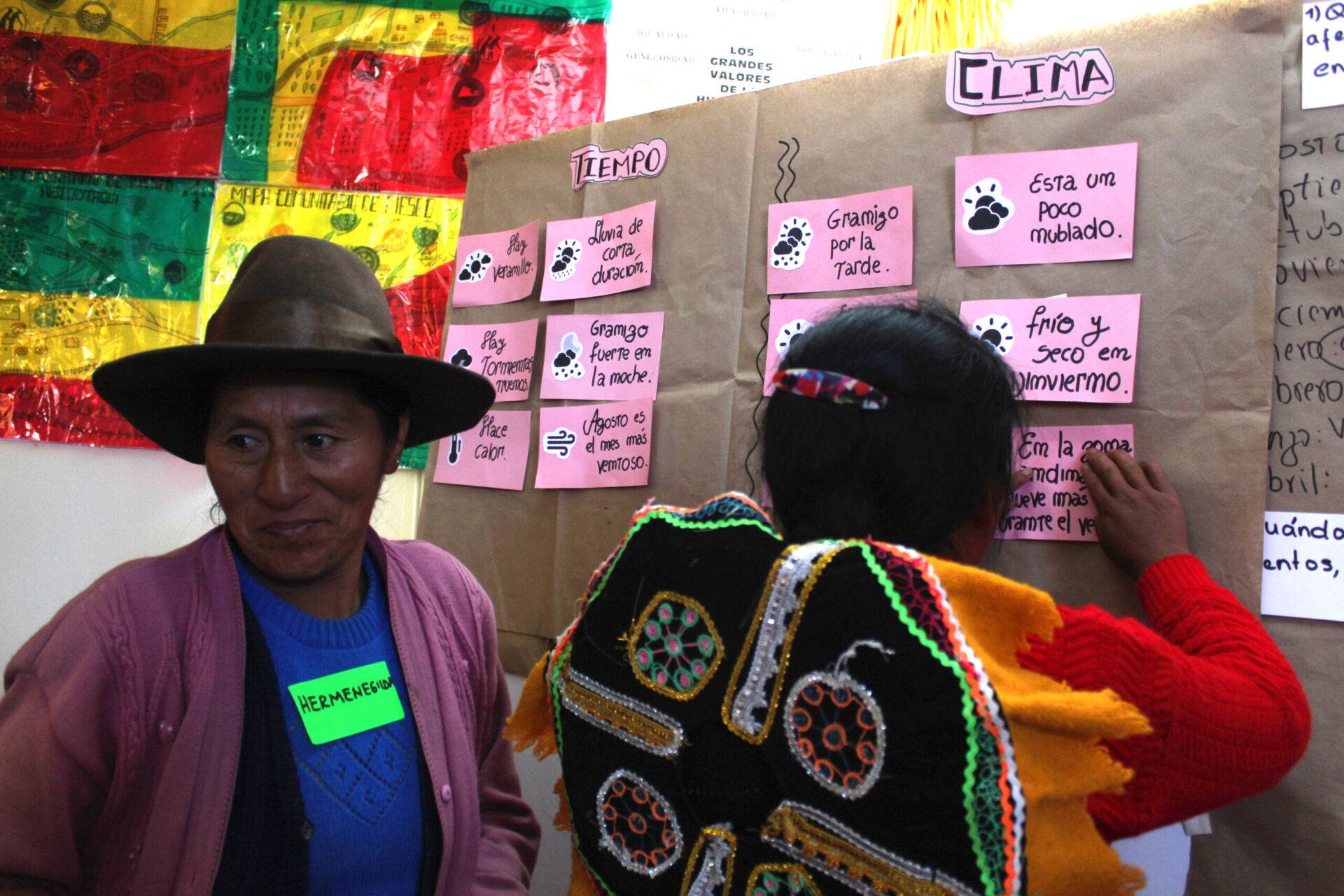 Mujeres de los Andes, participan de los Talleres Climáticos deCampo y reciben capacitación de los términos básico de meteorología. (M. Dapozzo)