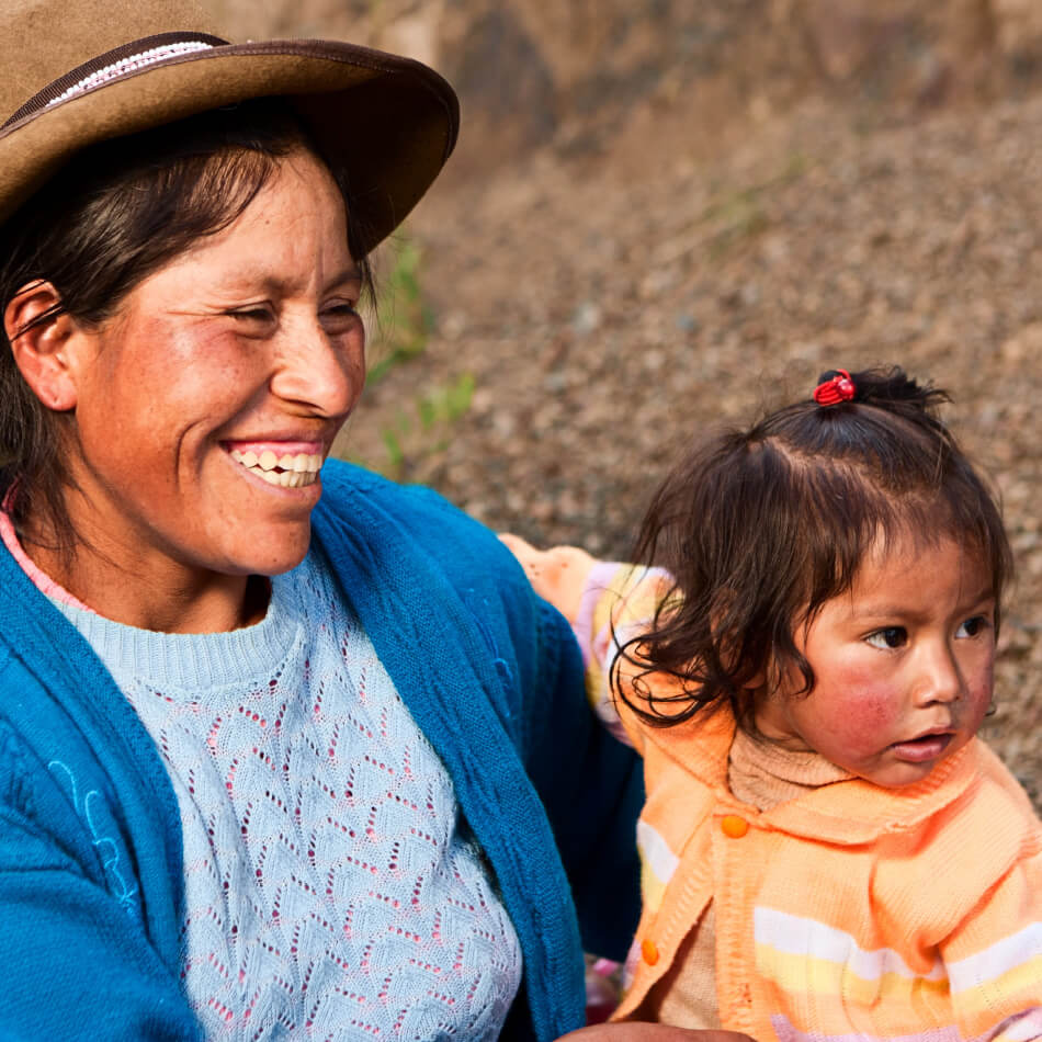 andean mother and child